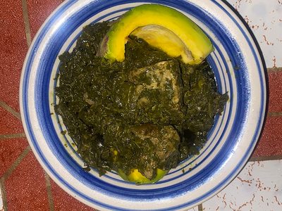 Ragoût de feuilles de manioc